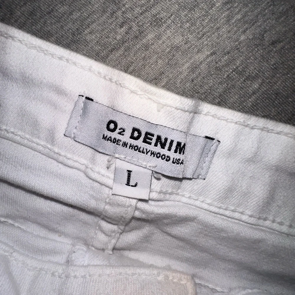 O2 Denim Collection | White Mini Skirt - Picture 2 of 4